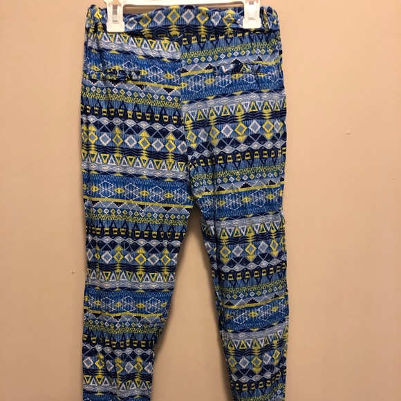 Women’s Body Central Patterned Pants - Picture 5 of 6